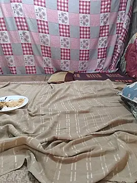 Snapshot of Your_seema_208 chatting on 10-28-25, 04:24 Your seema 208 online show from 10-28-25, 04:24