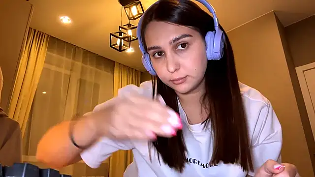 Snapshot of RoseRossi chatting on 10-07-25, 10:05 RoseRossi online show from 10-07-25, 10:05