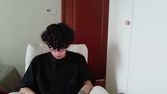 hangzi-0011 online show from 10-19-25, 06:05