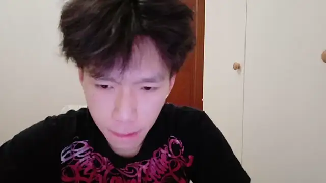 hangzi-0011 online show from 11-05-25, 01:42