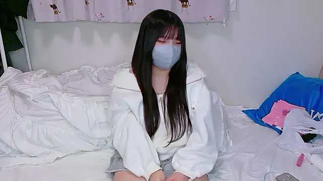 YUKINA 00 online show from 12-17-25, 11:59