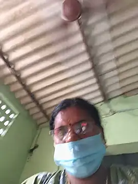 Snapshot of Tamilselviroja- chatting on 06-18-26, 04:00 Tamilselviroja- online show from 06-18-26, 04:00