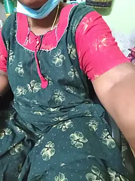 Snapshot of Tamilselviroja- chatting on 06-18-26, 04:01 Tamilselviroja- online show from 06-18-26, 04:01