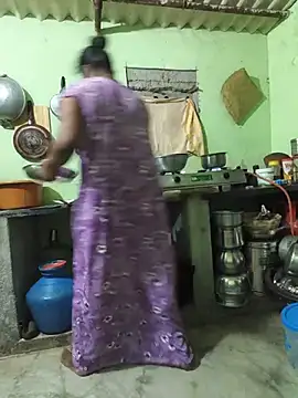 Snapshot of Tamilselviroja- chatting on 07-07-26, 02:31 Tamilselviroja- online show from 07-07-26, 02:31