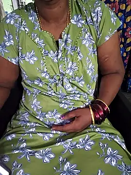 Snapshot of Tamilselviroja- chatting on 06-21-26, 01:28 Tamilselviroja- online show from 06-21-26, 01:28