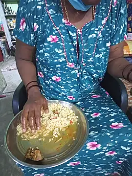 Snapshot of Tamilselviroja- chatting on 07-12-26, 02:51 Tamilselviroja- online show from 07-12-26, 02:51