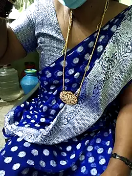 Snapshot of Tamilselviroja- chatting on 06-17-26, 03:55 Tamilselviroja- online show from 06-17-26, 03:55