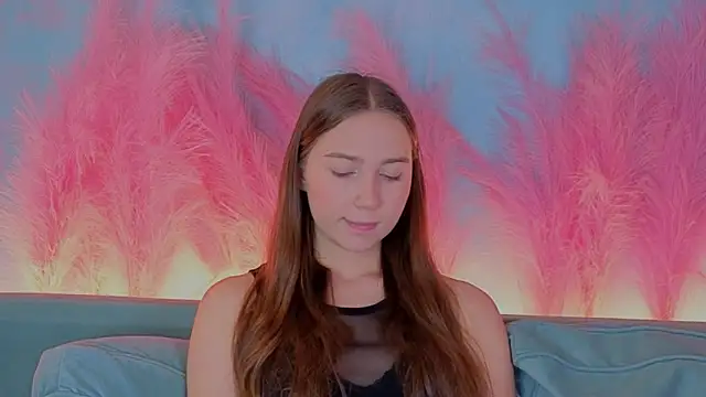 OliviaLay online show from 12-17-25, 11:04