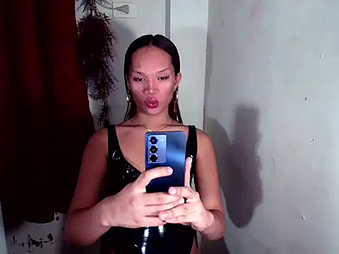 amandareddragon online show from 10-24-25, 04:22