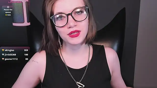 Snapshot of CathyAdams chatting on 06-03-26, 02:33 CathyAdams online show from 06-03-26, 02:33