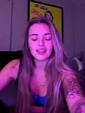 Snapshot of EllieEllxx chatting on 10-02-25, 08:23 EllieEllxx online show from 10-02-25, 08:23