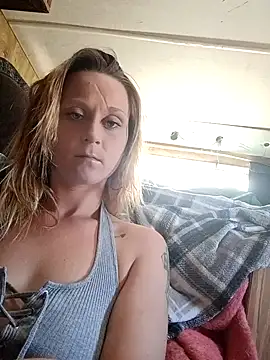 Snapshot of Queen2454 chatting on 05-06-26, 05:17 Queen2454 online show from 05-06-26, 05:17