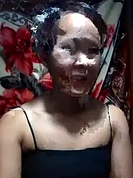 Snapshot of Alice_wo chatting on 10-08-25, 11:12 Alice wo online show from 10-08-25, 11:12