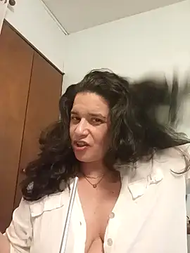 Snapshot of MoritaSalvaj chatting on 10-05-25, 02:35 MoritaSalvaj online show from 10-05-25, 02:35