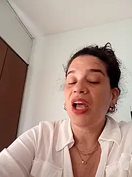Snapshot of MoritaSalvaj chatting on 10-04-25, 02:29 MoritaSalvaj online show from 10-04-25, 02:29