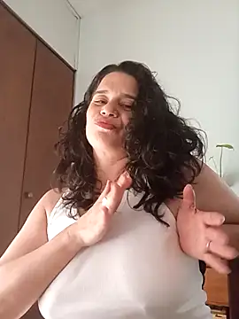 Snapshot of MoritaSalvaj chatting on 10-05-25, 06:09 MoritaSalvaj online show from 10-05-25, 06:09