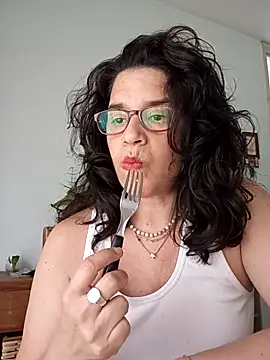 Snapshot of MoritaSalvaj chatting on 10-14-25, 08:20 MoritaSalvaj online show from 10-14-25, 08:20