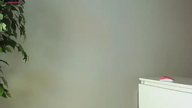 Snapshot of trixietaylor chatting on 11-09-25, 04:55 trixietaylor online show from 11-09-25, 04:55