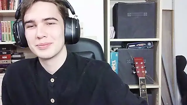 Snapshot of _Chris_Next_Door_ chatting on 09-30-25, 03:40  Chris Next Door  online show from 09-30-25, 03:40