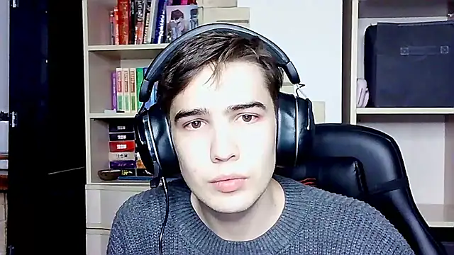 Snapshot of _Chris_Next_Door_ chatting on 10-16-25, 02:58  Chris Next Door  online show from 10-16-25, 02:58