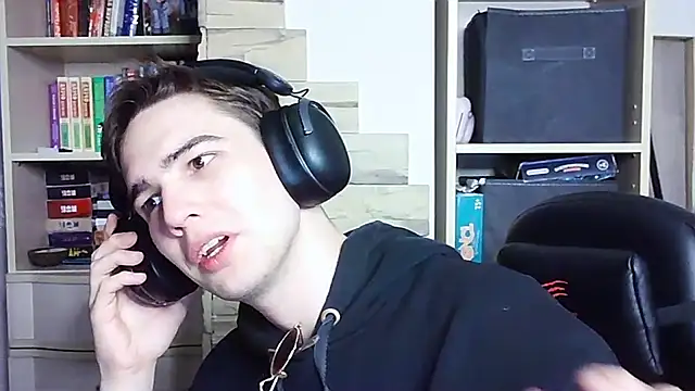 Snapshot of _Chris_Next_Door_ chatting on 10-02-25, 03:04  Chris Next Door  online show from 10-02-25, 03:04