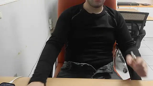 cazzo18cm3 online show from 12-16-25, 12:31