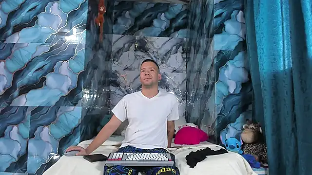 celesteyorucso1 online show from 10-14-25, 09:47