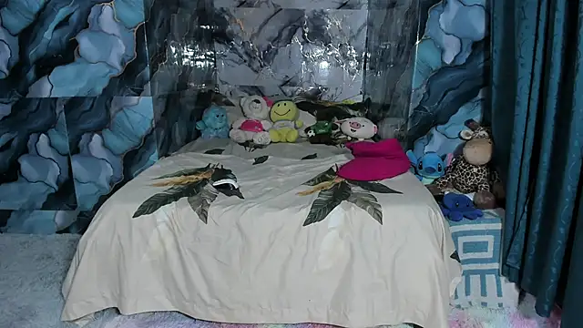 celesteyorucso1 online show from 11-17-25, 11:09