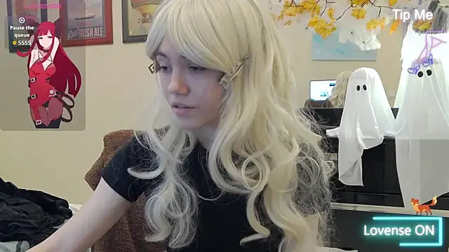 MissKotomiss online show from 10-18-25, 01:35