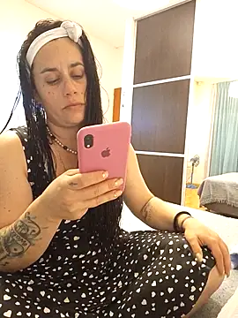 Amarteverdaderamente online show from 11-21-25, 02:32