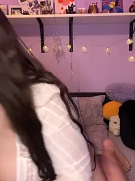 Snapshot of Flora66666 chatting on 02-16-26, 01:04 Flora66666 online show from 02-16-26, 01:04