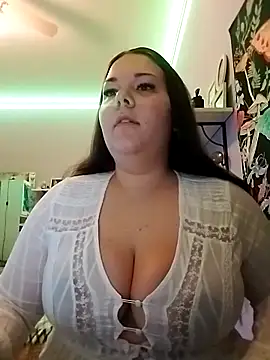 Snapshot of Flora66666 chatting on 10-22-25, 10:19 Flora66666 online show from 10-22-25, 10:19