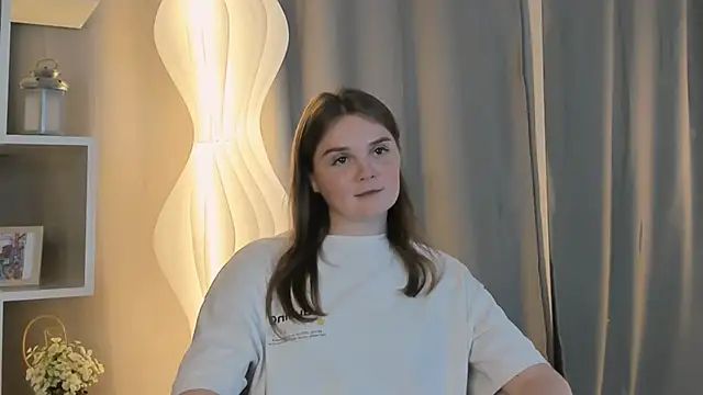 Snapshot of AddieRozo chatting on 09-30-25, 02:23 AddieRozo online show from 09-30-25, 02:23