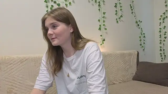 Snapshot of AddieRozo chatting on 10-08-25, 07:21 AddieRozo online show from 10-08-25, 07:21