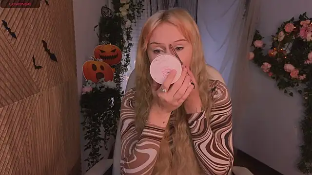 kitten murray  online show from 10-25-25, 05:28