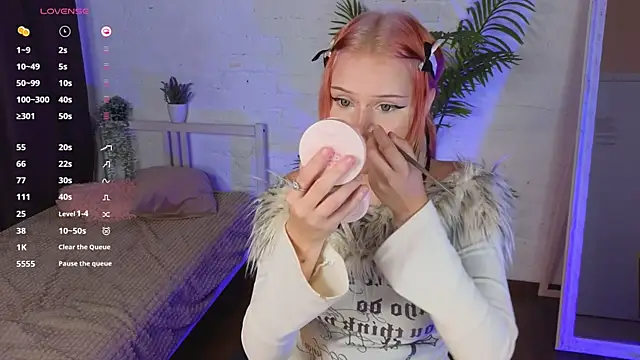 kitten murray  online show from 10-09-25, 06:03