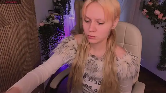 kitten murray  online show from 11-07-25, 01:37