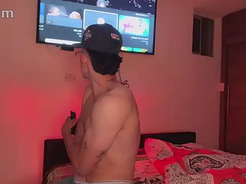 strongManLatino online show from 10-13-25, 12:45