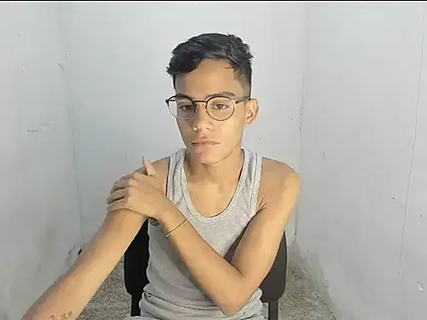 Snapshot of Deivi_colins_23 chatting on 10-12-25, 12:01 Deivi colins 23 online show from 10-12-25, 12:01