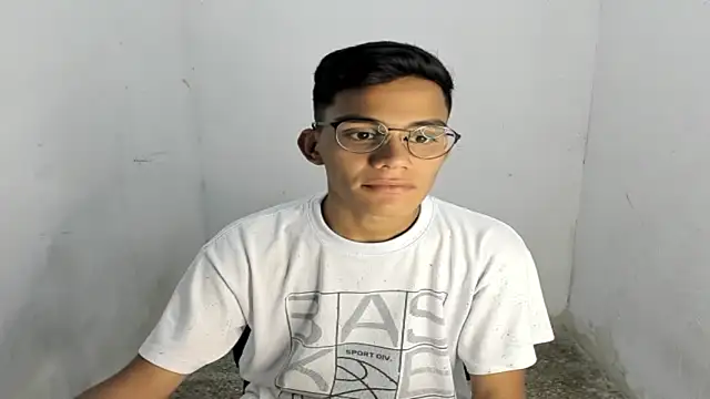 Snapshot of Deivi_colins_23 chatting on 10-06-25, 10:10 Deivi colins 23 online show from 10-06-25, 10:10