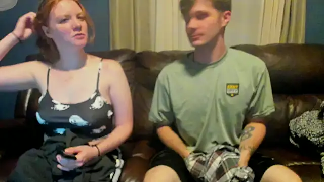 Snapshot of LoversUnleashedXO chatting on 10-18-25, 04:14 LoversUnleashedXO online show from 10-18-25, 04:14