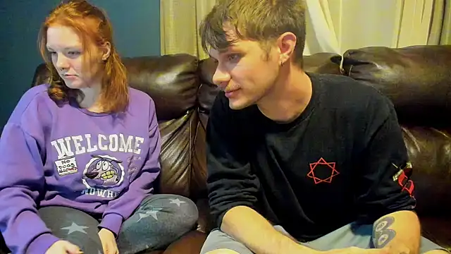 Snapshot of LoversUnleashedXO chatting on 10-20-25, 04:03 LoversUnleashedXO online show from 10-20-25, 04:03