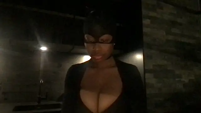 tia   fox online show from 11-30-25, 02:45