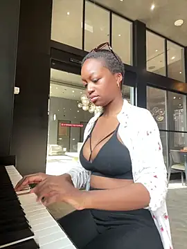 tia   fox online show from 02-17-26, 05:32