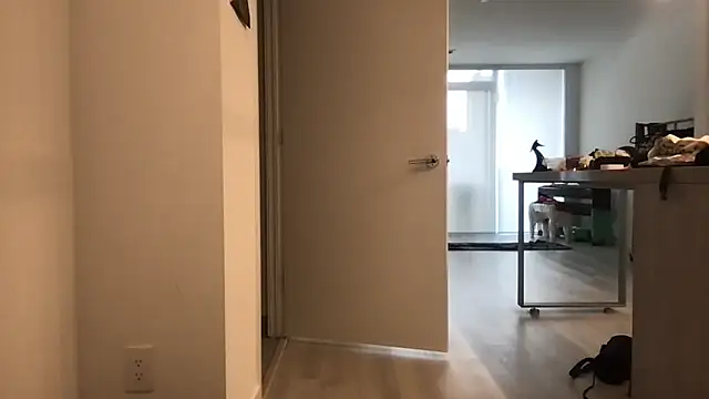 tia   fox online show from 11-21-25, 04:06