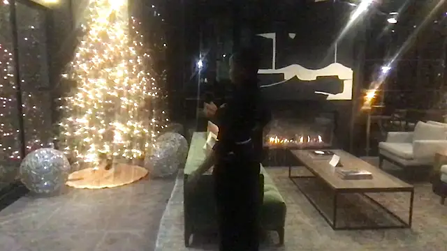 tia   fox online show from 11-27-25, 09:32