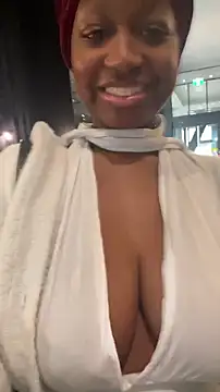 tia   fox online show from 02-02-26, 07:35