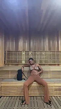 tia   fox online show from 11-20-25, 01:45