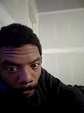 Snapshot of MrBigDickShow chatting on 10-31-25, 04:09 MrBigDickShow online show from 10-31-25, 04:09