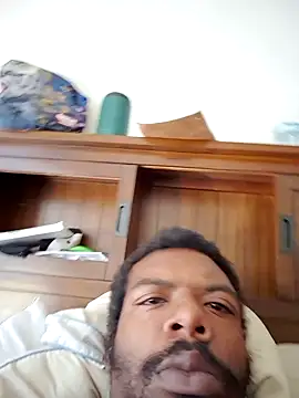 Snapshot of MrBigDickShow chatting on 10-27-25, 04:30 MrBigDickShow online show from 10-27-25, 04:30